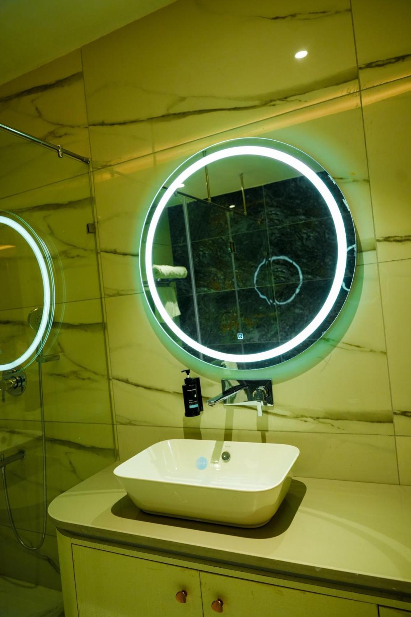 Hotel Adsan Heights Gajraula Екстериор снимка
